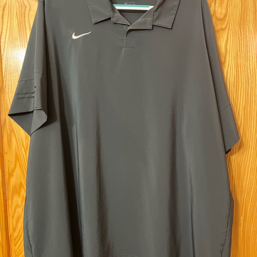 Nike Men's Gray Polo Shirt